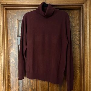 Uniqlo Women's Burgundy Turtleneck Sweater NWT